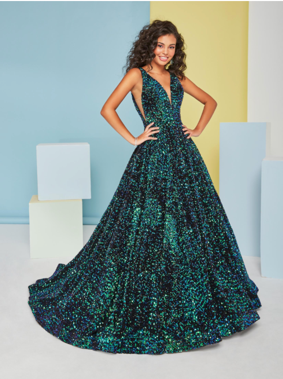 House of Wu 16456 Size 16 Peacock