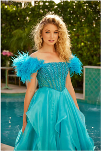 Ava Presley 39553 size 00 Off White