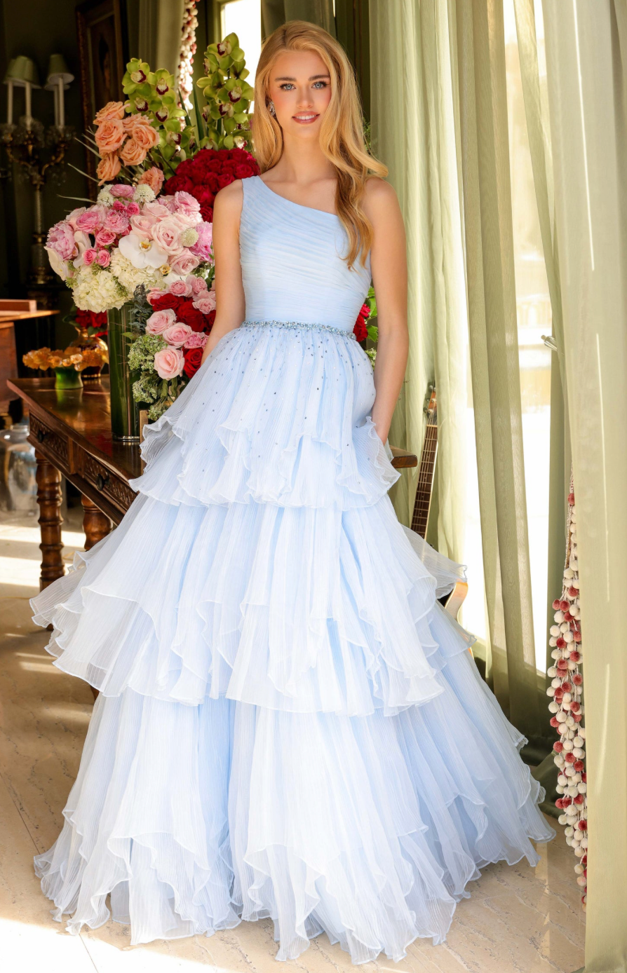 Ava Presley 29131 Size 4 White