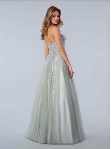 Stella Couture 26187 size 4 White